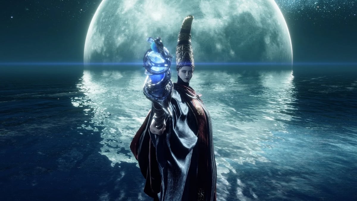 Should you pick Rennala's Full Moon or Carian Regal Scepter in Elden Ring?