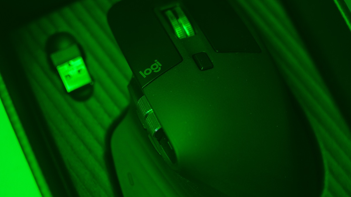 How to clean your keyboard and mouse Gamepur