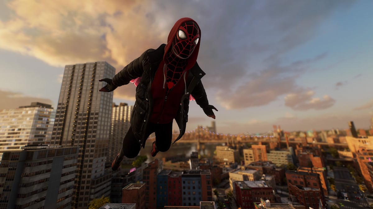 Spider_Man_2_Miles_Gliding_Photo