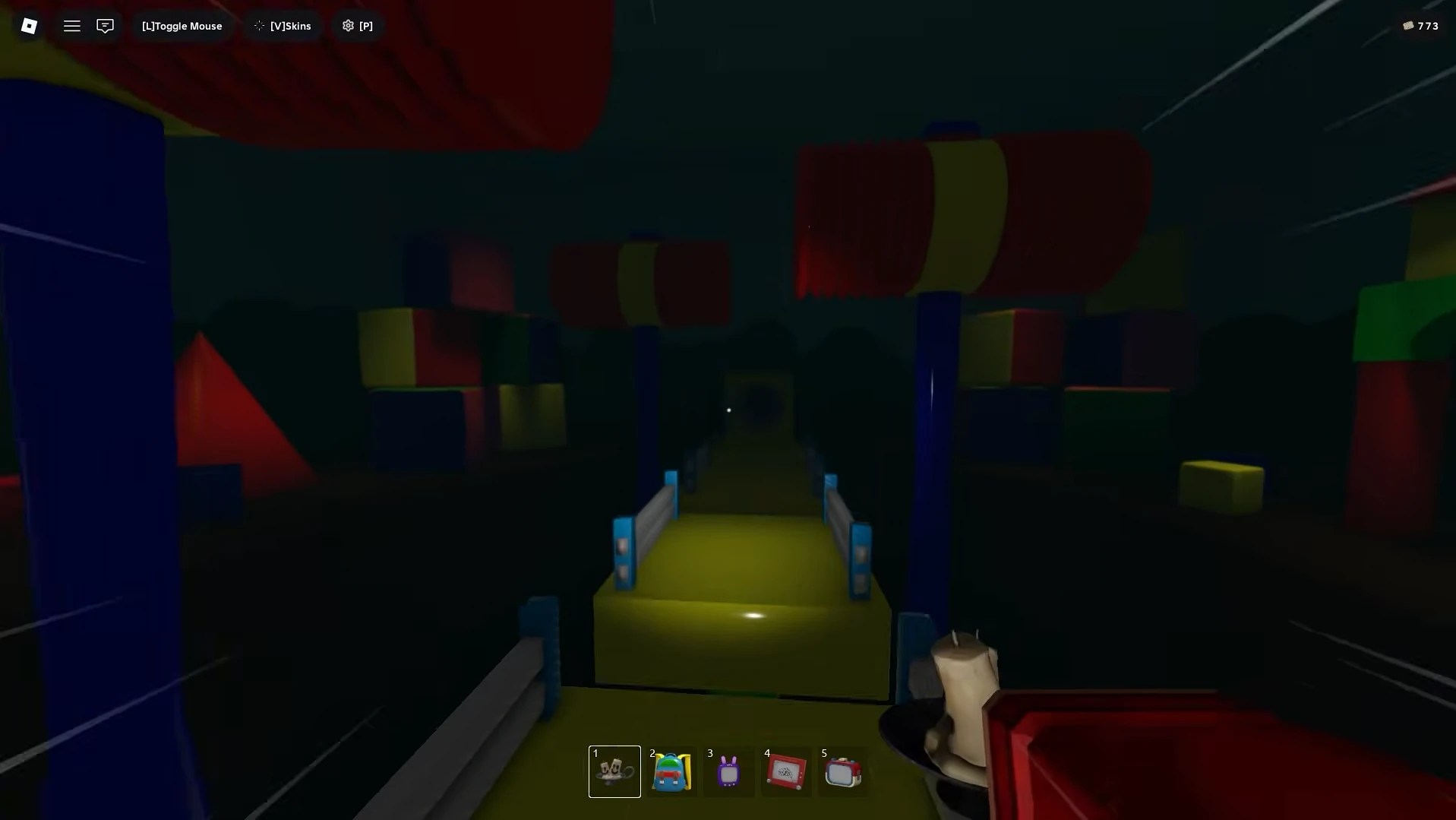 How to beat first chase level 4 in Wonderland Roblox experience - hammer obby